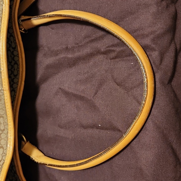 Coach Brown and Tan Large Signature Laptop bag (NEEDS  MINOR HANDLE REPAIR) - Picture 13 of 16
